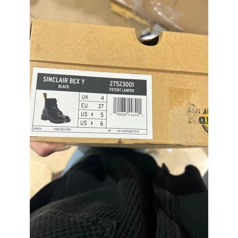 Dr. Martens NWT Sinclair Bex Patent Leather Boots Black Youth US Boys 5 Girls 6